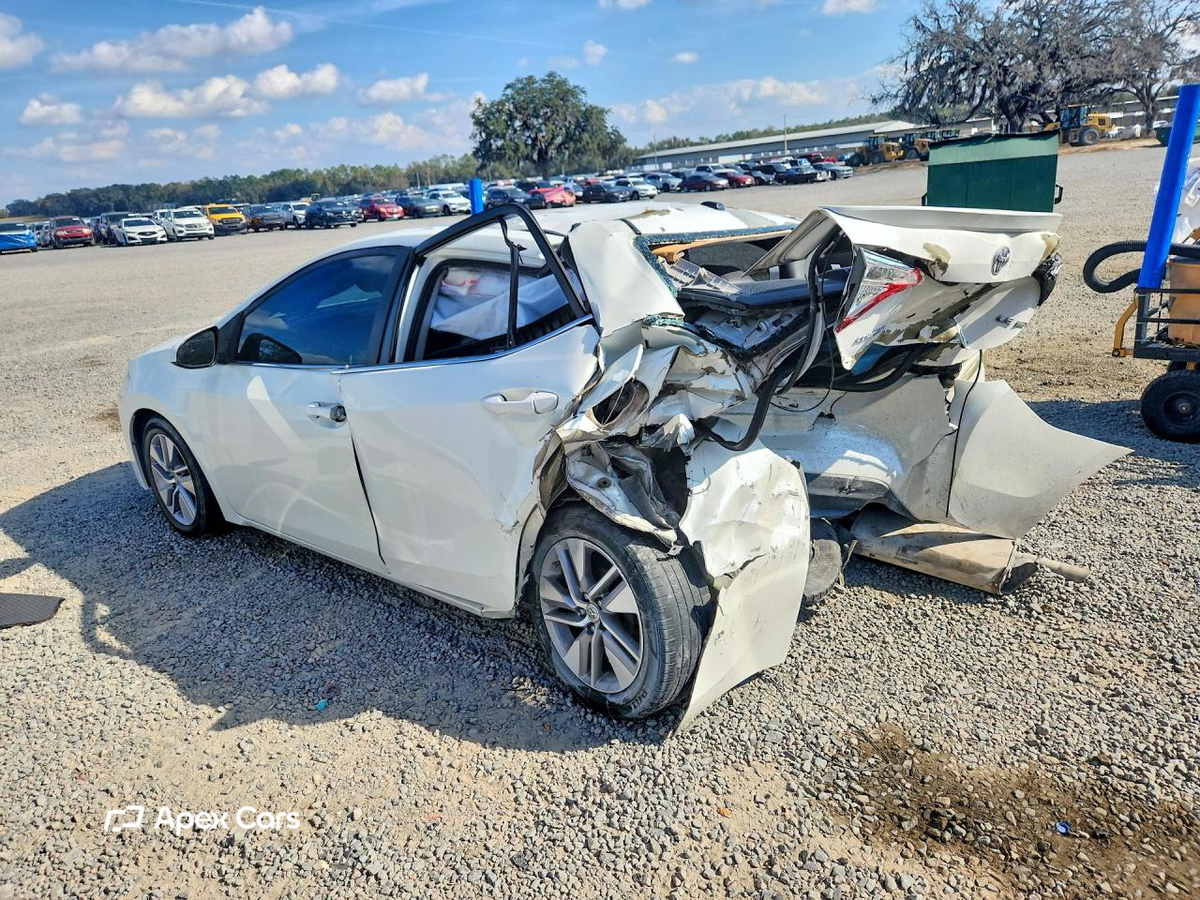 Toyota Corolla 2015