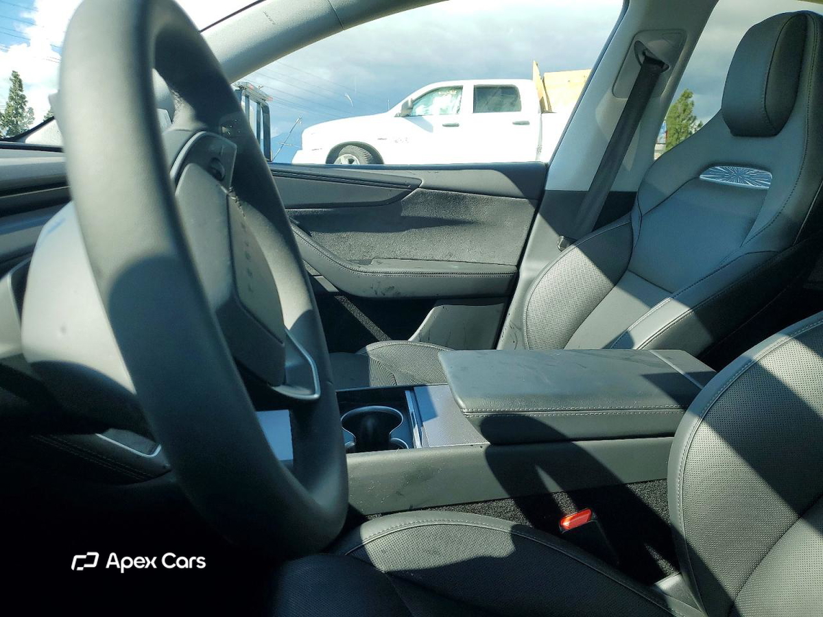 Tesla Model Y 2026
