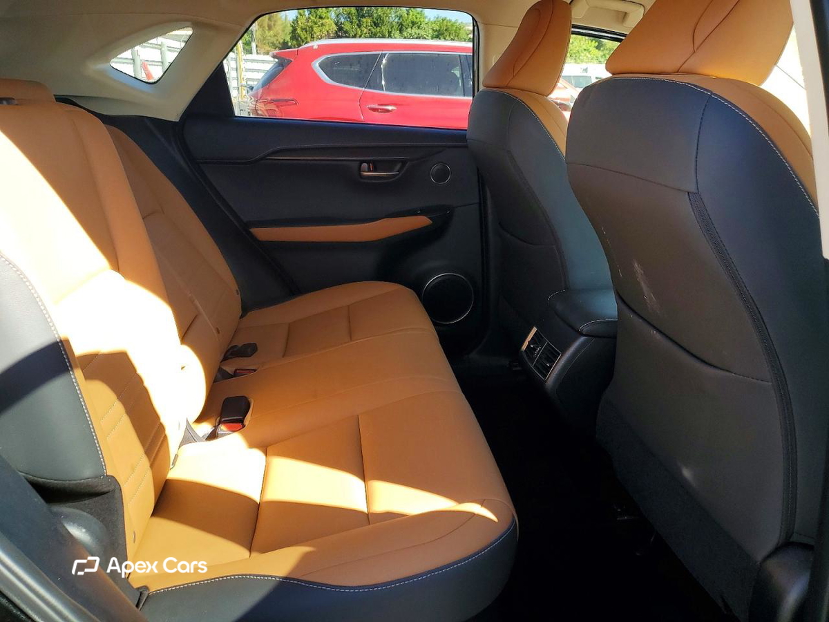 Lexus NX 2021