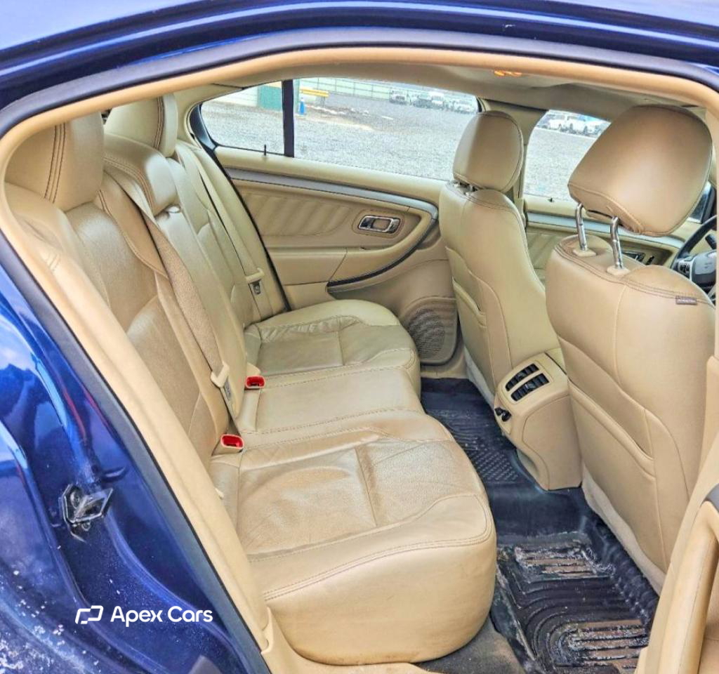 Ford Taurus 2016