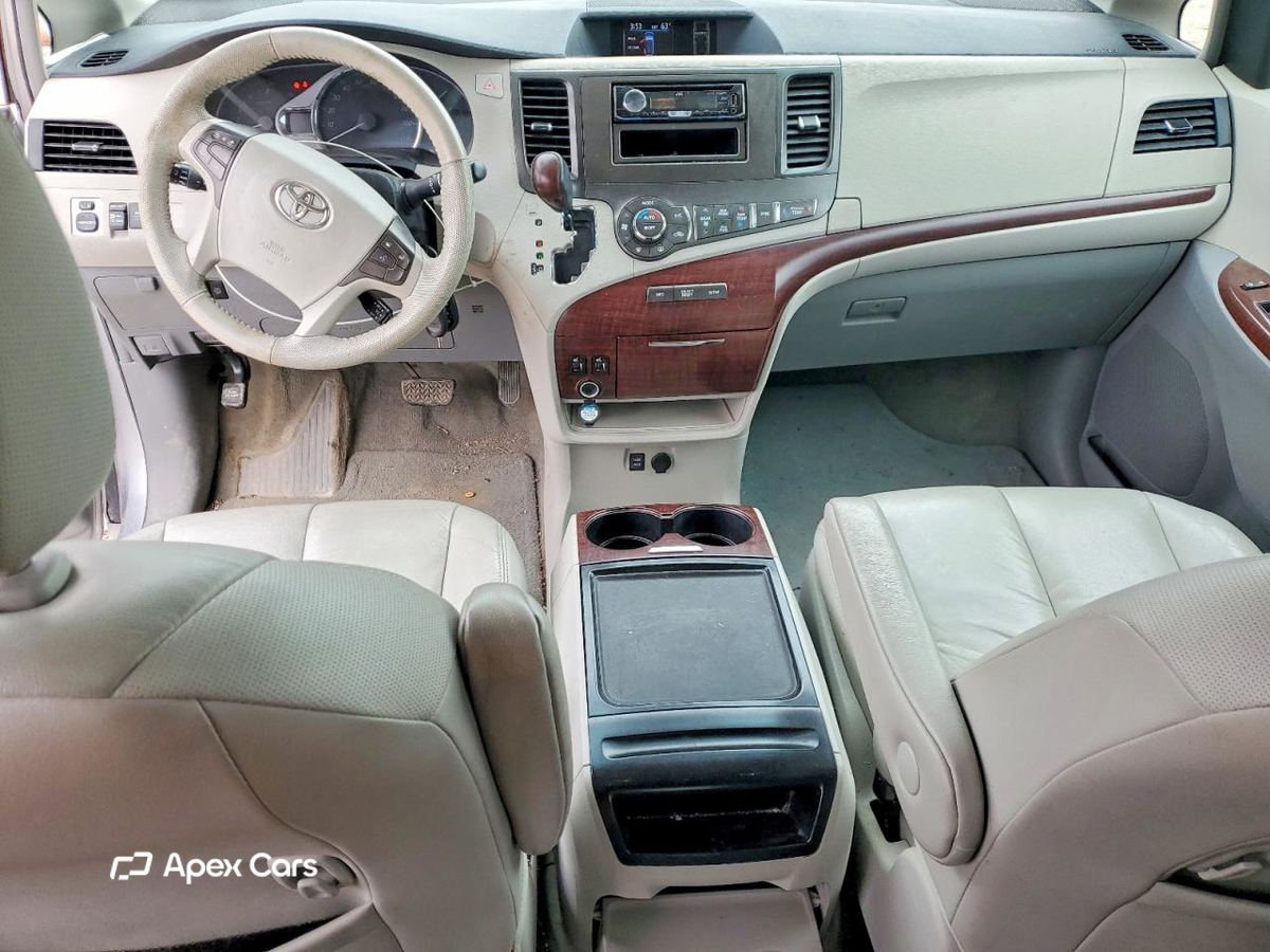 Toyota Sienna 2012