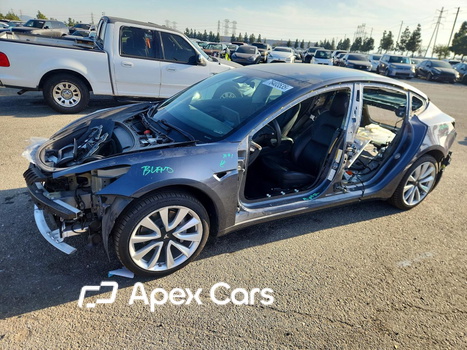 Tesla Model 3 2020 - Image 1 of 14