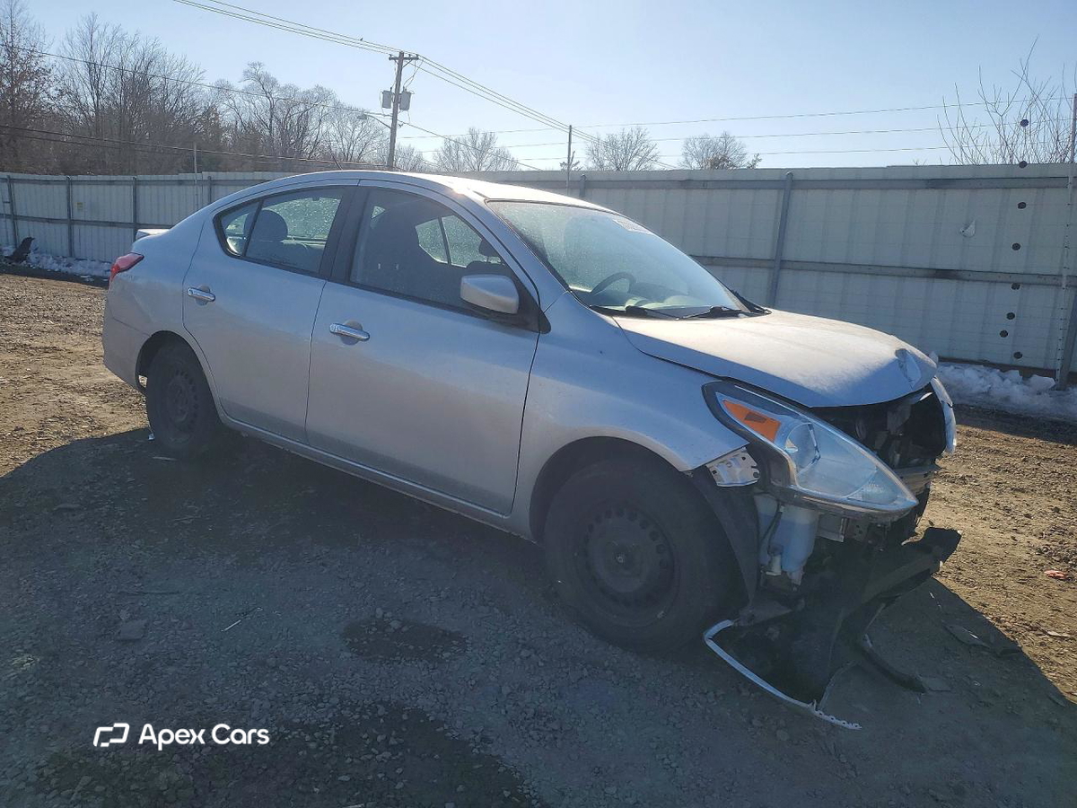 Nissan Versa 2016