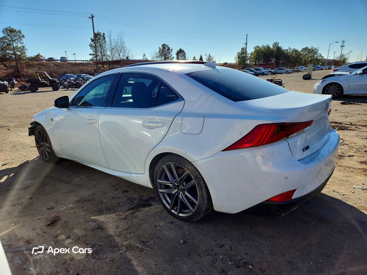 Lexus IS 2019