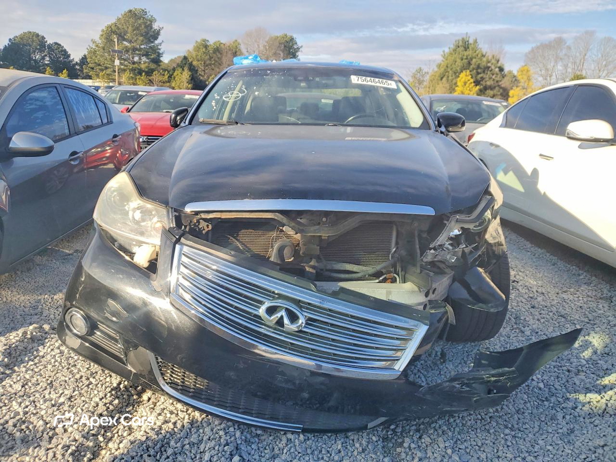 Infiniti M 2010