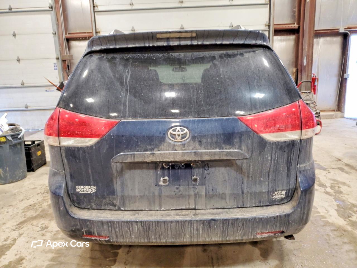 Toyota Sienna 2012