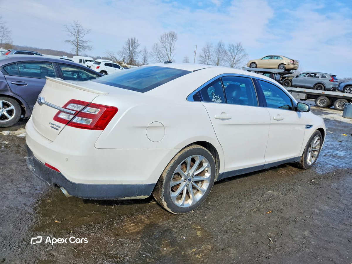 Ford Taurus 2016