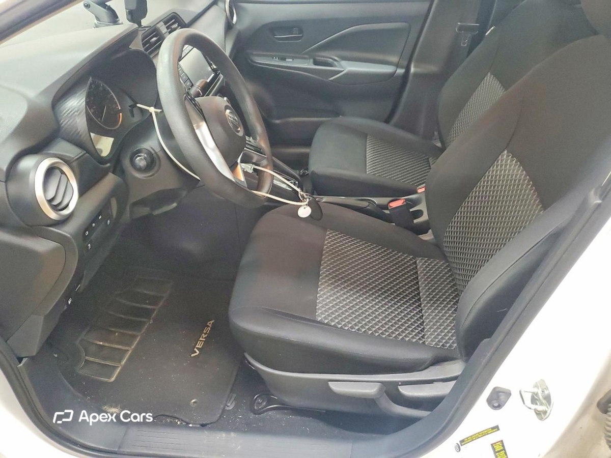 Nissan Versa 2021