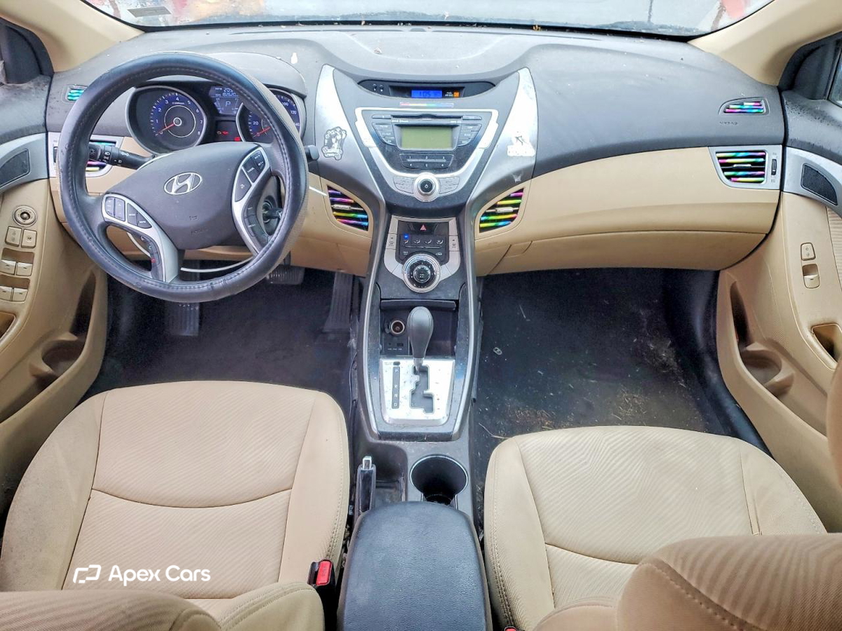 Hyundai Elantra 2012