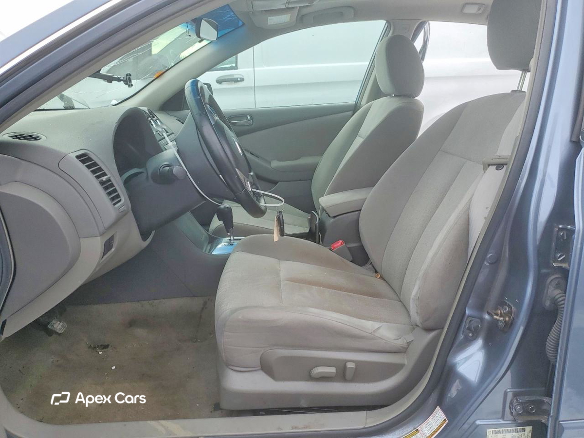 Nissan Altima 2010