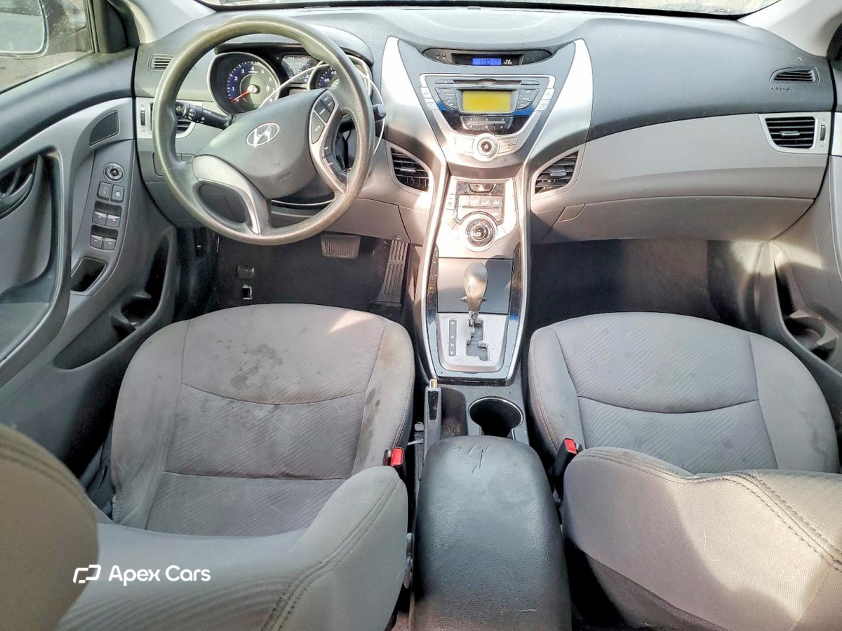 Hyundai Elantra 2013