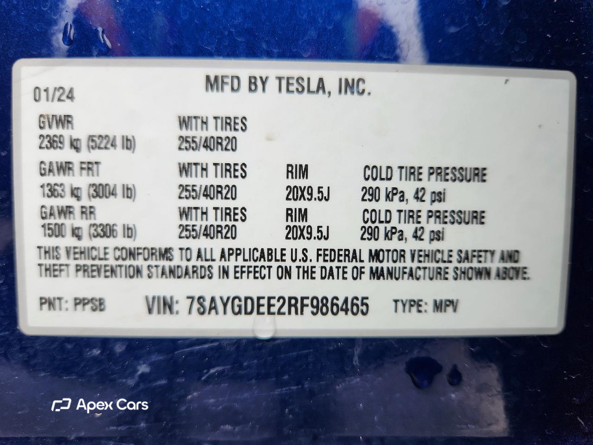 Tesla Model Y 2024