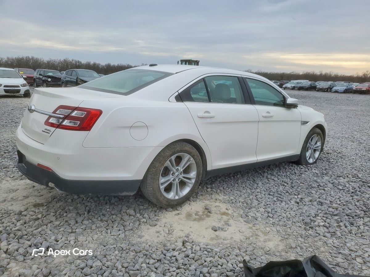 Ford Taurus 2016