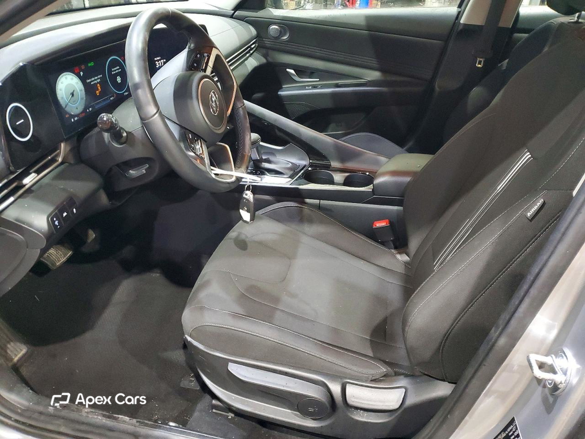 Hyundai Elantra 2023