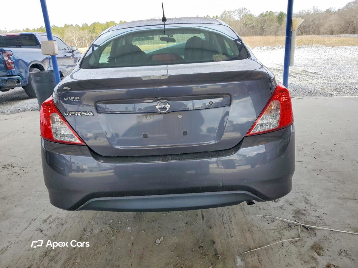 Versa 2015