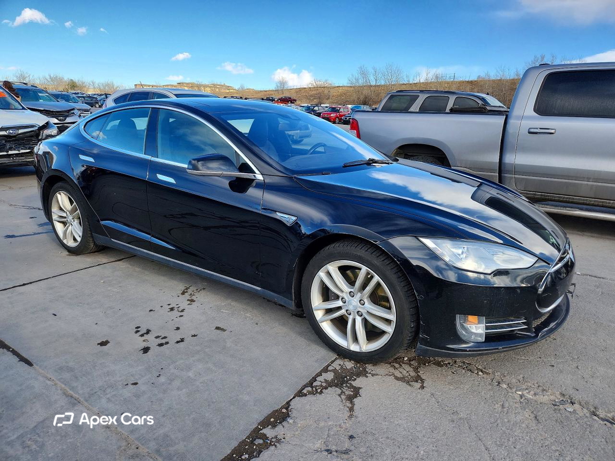 Tesla Model S 2014
