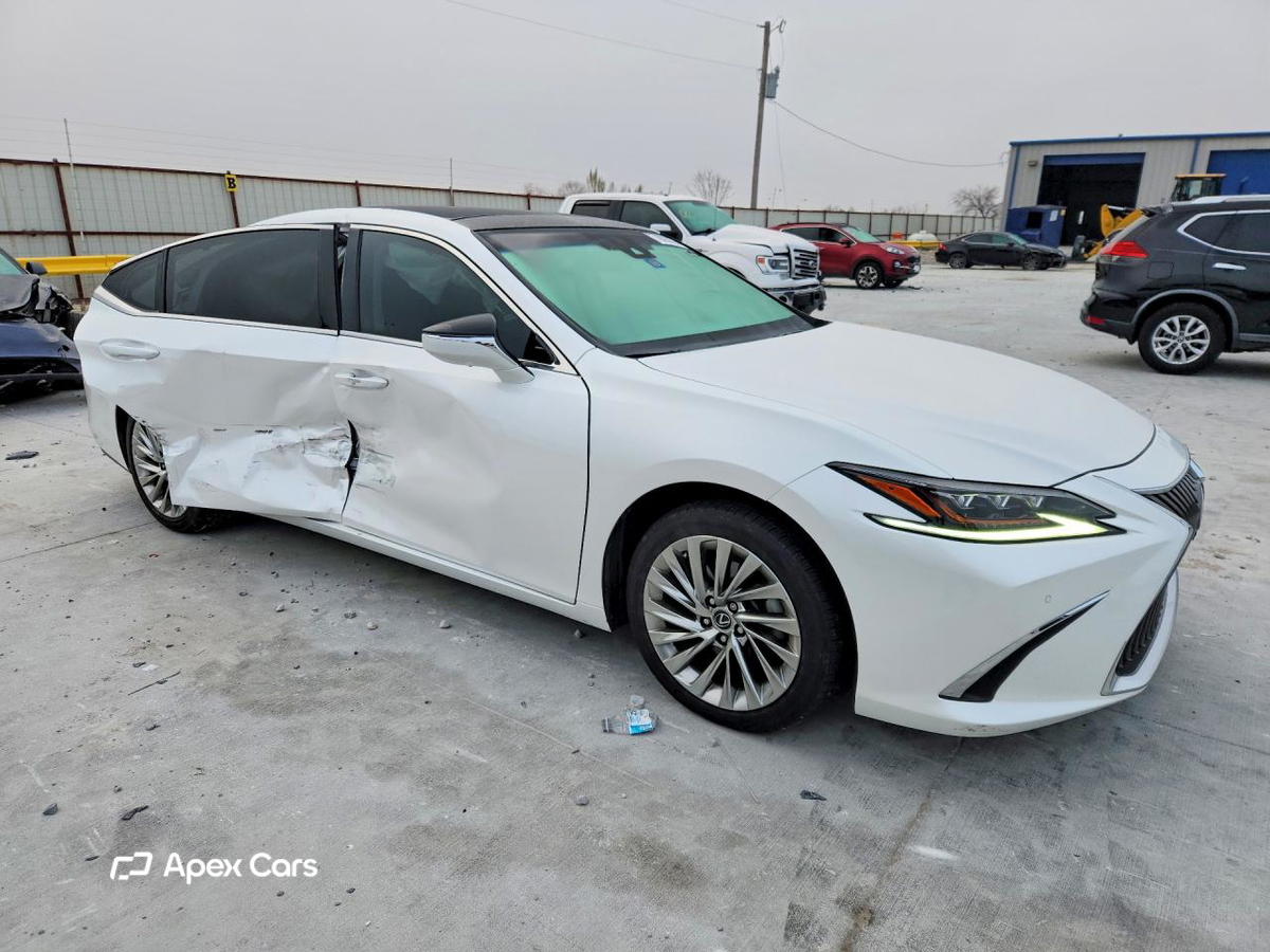 Lexus ES 2020