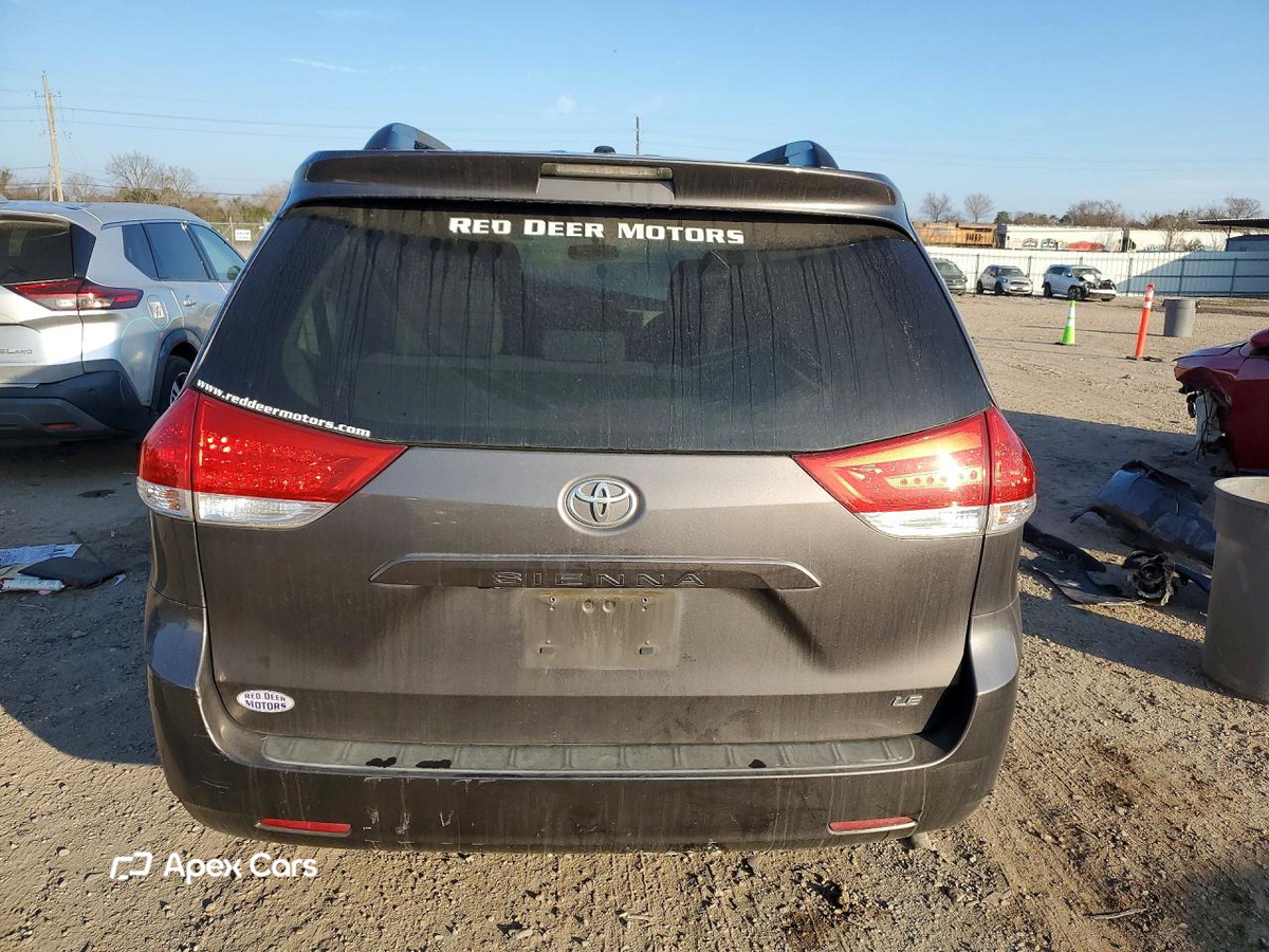 Toyota Sienna 2013