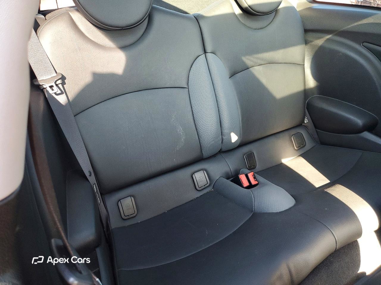 MINI Cooper 2010