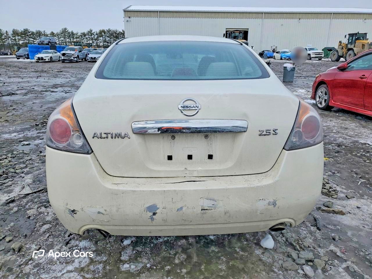 Nissan Altima 2011