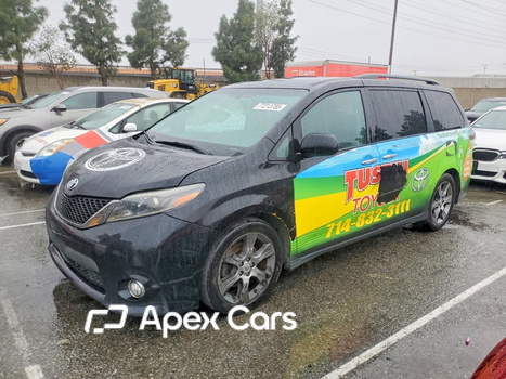 Toyota Sienna 2015 - Image 1 of 12
