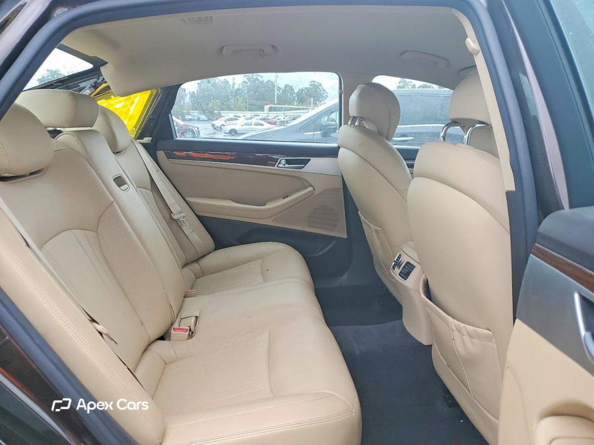 Hyundai Genesis 2015