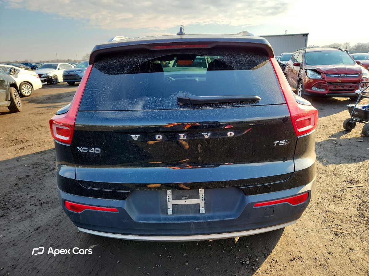 Volvo XC40 2021