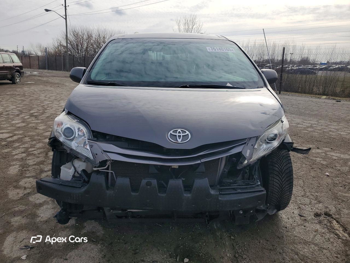 Toyota Sienna 2015