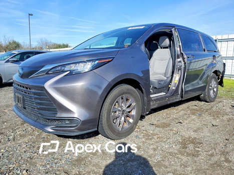 Toyota Sienna 2021 - Image 1 of 14