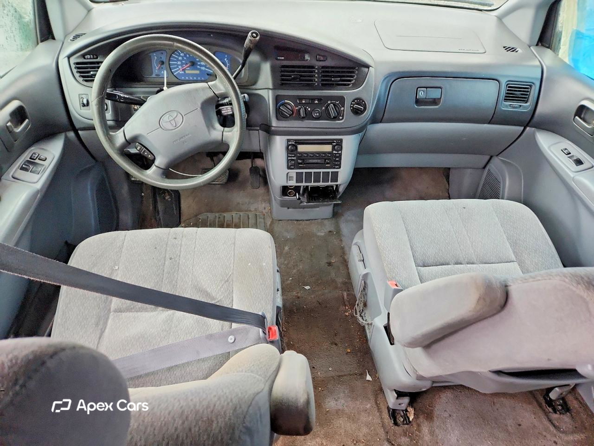 Toyota Sienna 2003