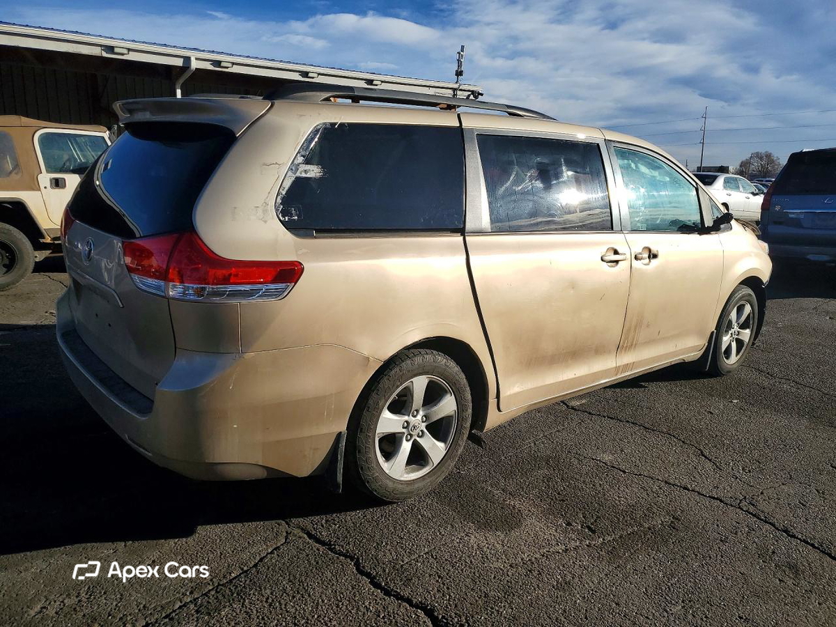 Toyota Sienna 2011
