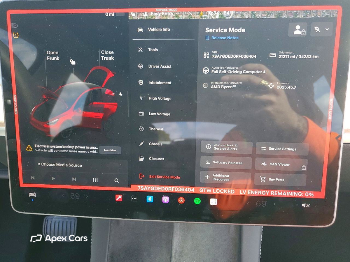 Tesla Model Y 2024