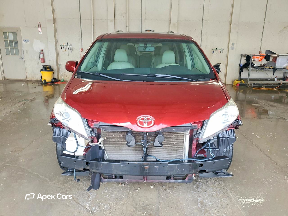 Toyota Sienna 2014