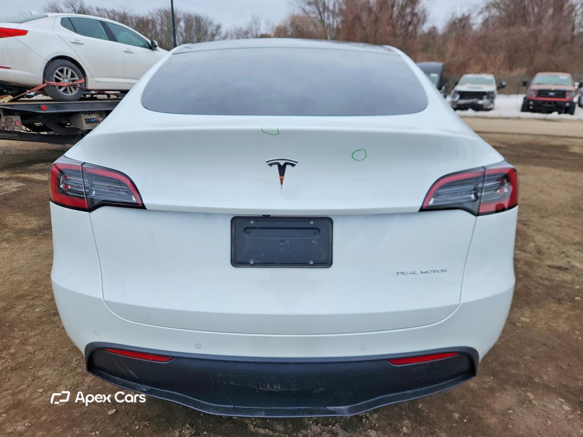 Tesla Model Y 2022