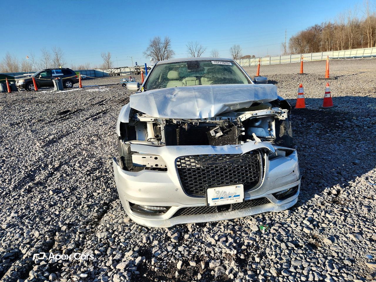 Chrysler 300 2022