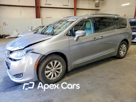 Chrysler Pacifica 2018 - Image 1 of 13