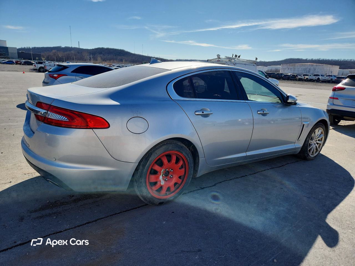 Jaguar XF 2013