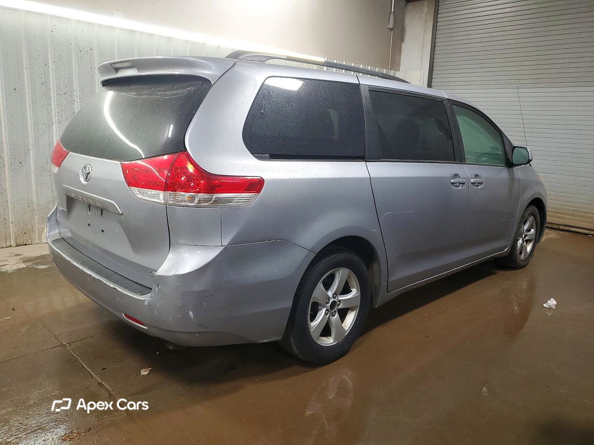 Toyota Sienna 2012