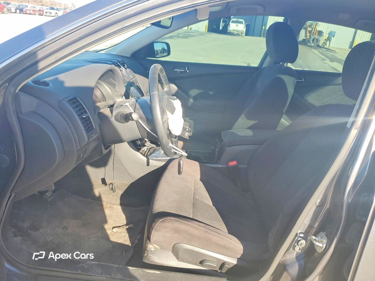 Nissan Altima 2012