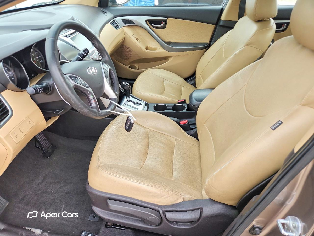 Hyundai Elantra 2012