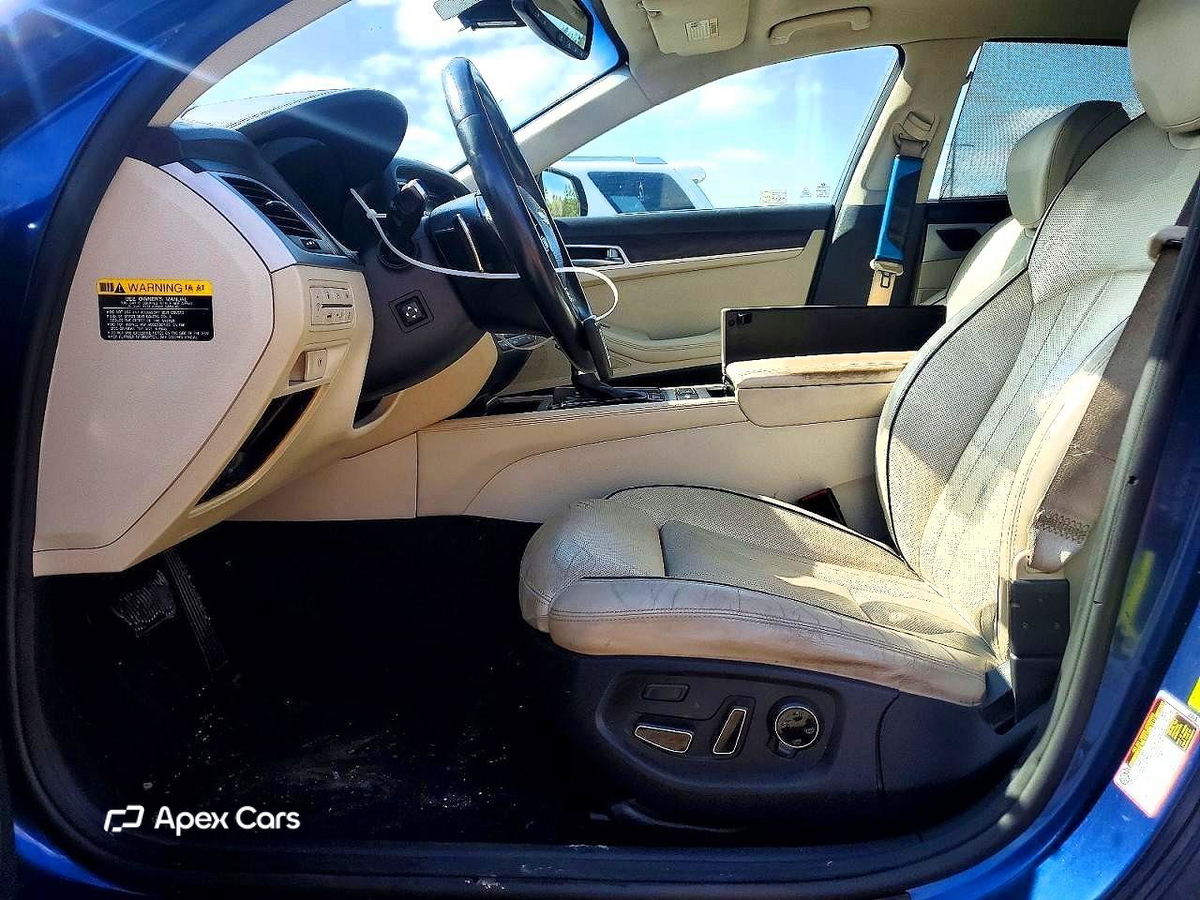 Hyundai Genesis 2015
