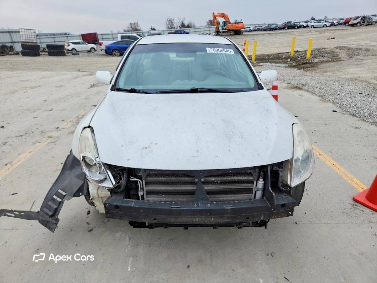 Nissan Altima 2010