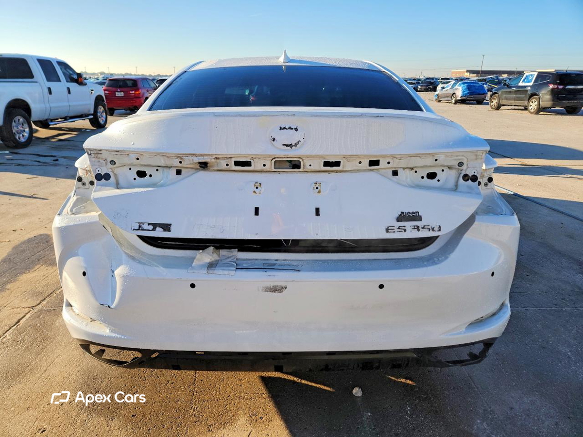 Lexus ES 2019