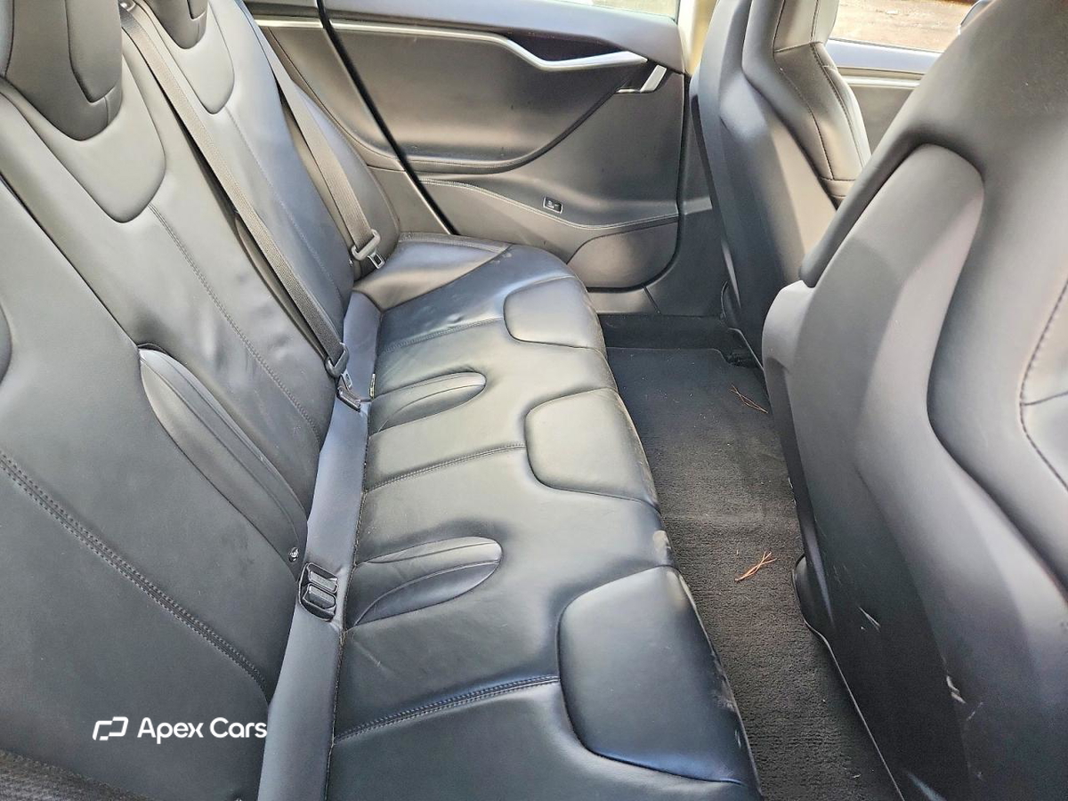Tesla Model S 2016