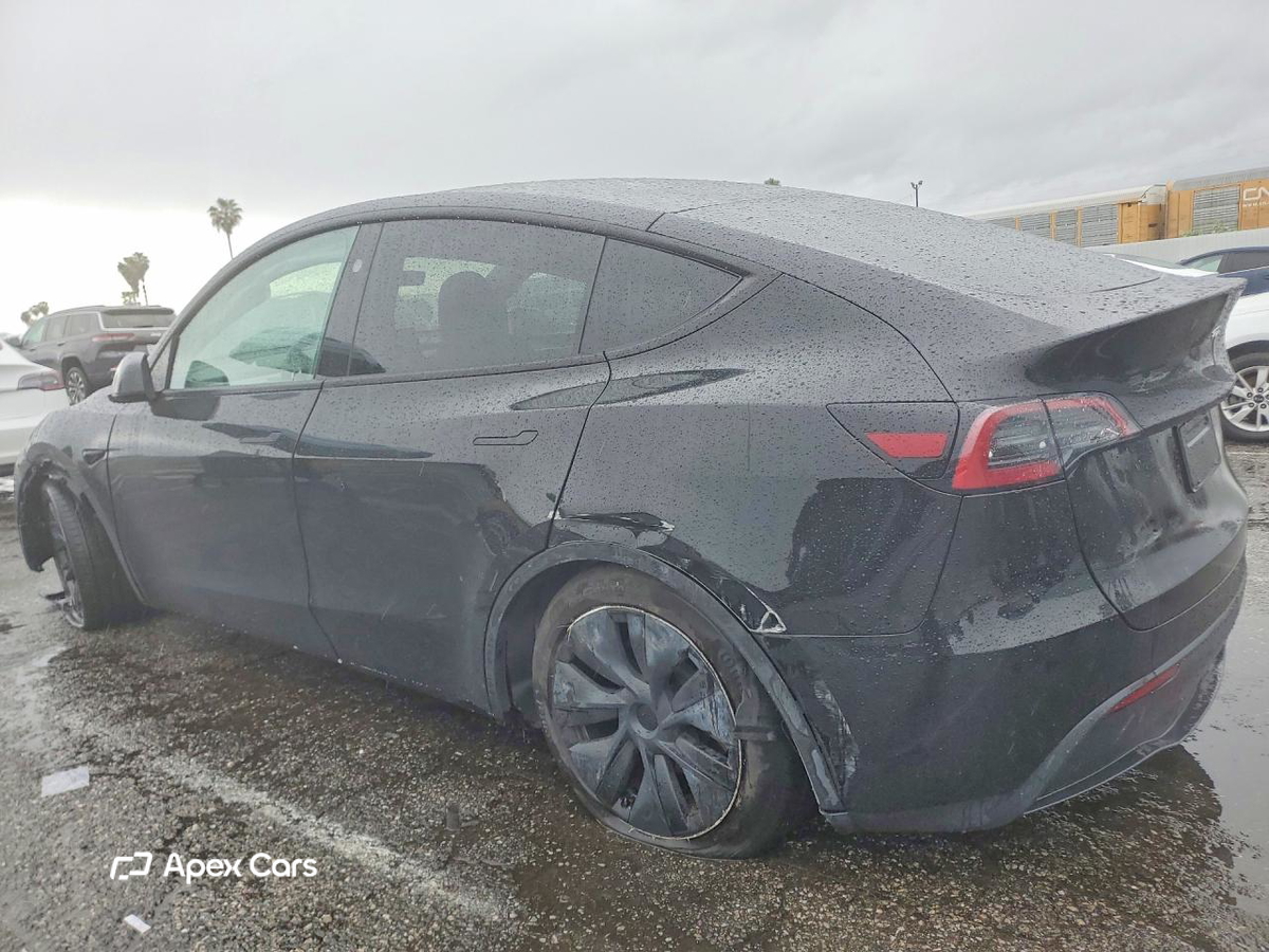 Tesla Model Y 2025