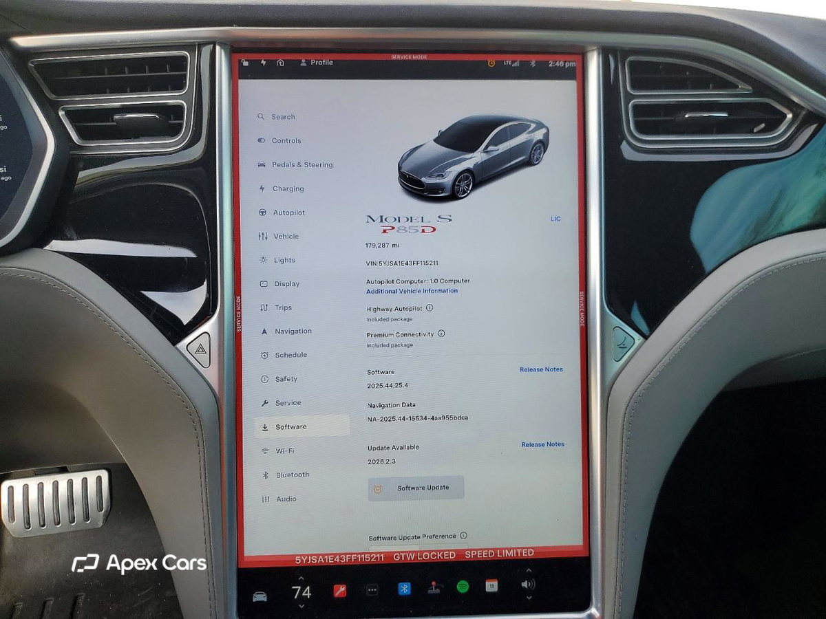 Tesla Model S 2015
