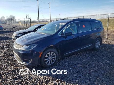 Chrysler Pacifica 2017 - Image 1 of 12
