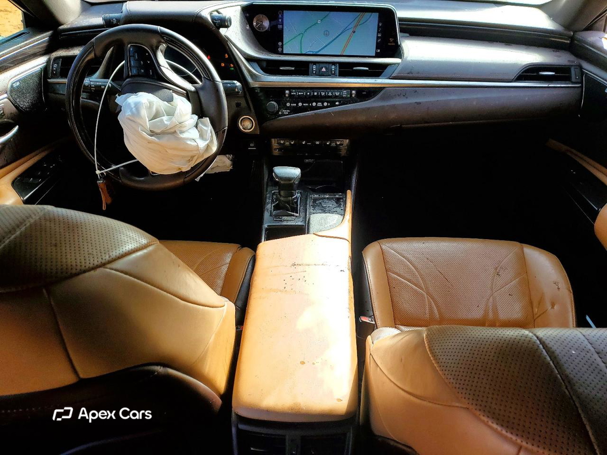 Lexus ES 2019