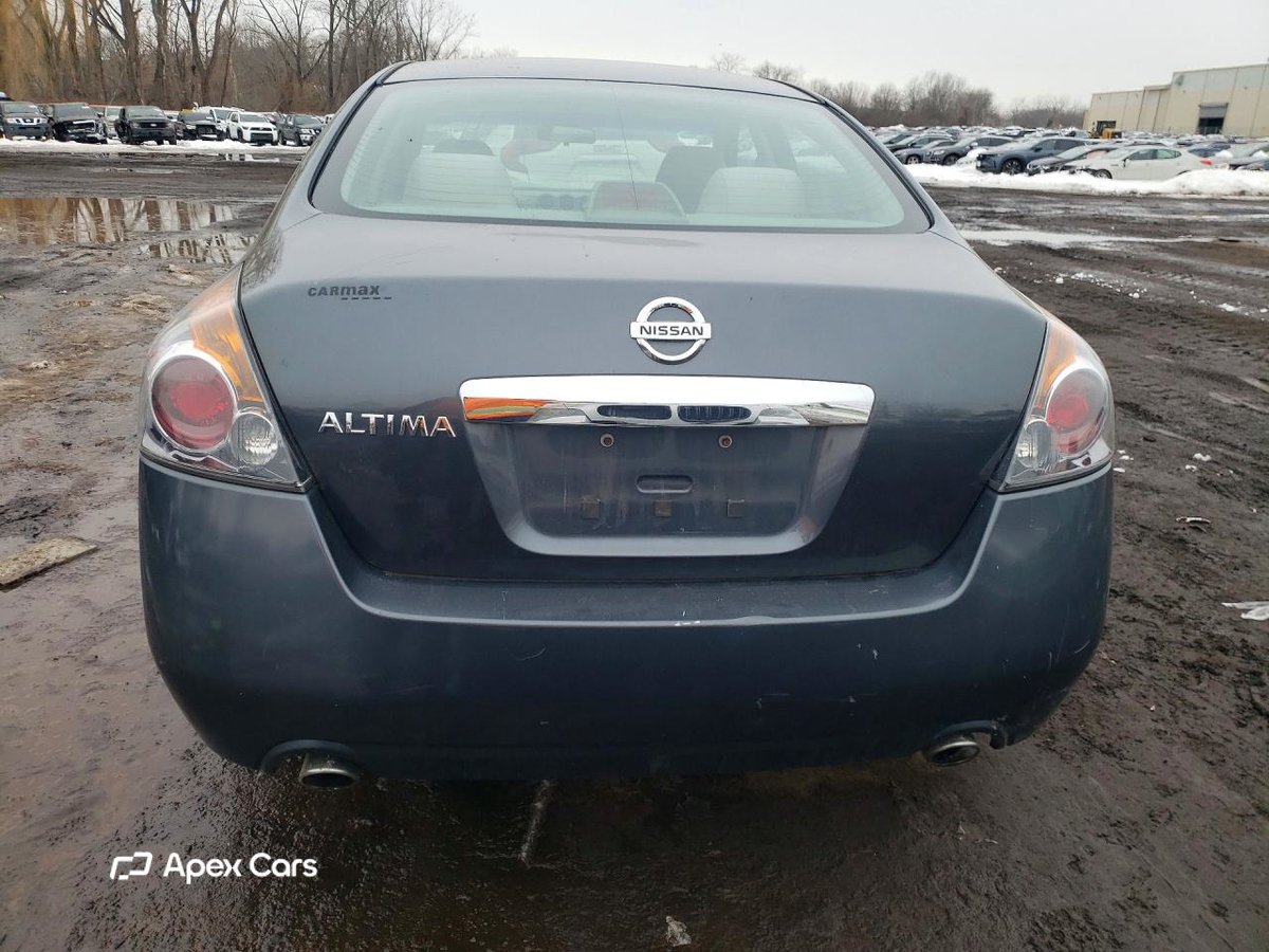 Nissan Altima 2011