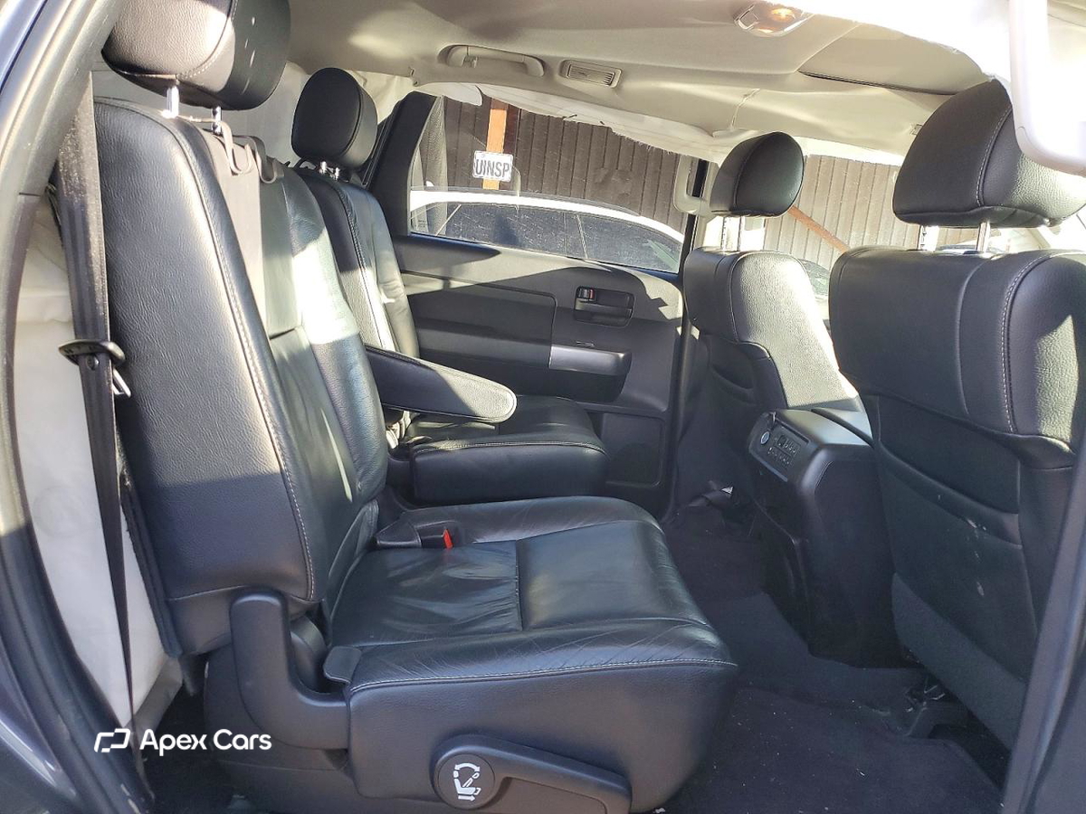 Toyota Sequoia 2021